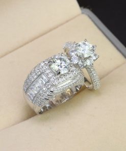Nhan doi moissanite